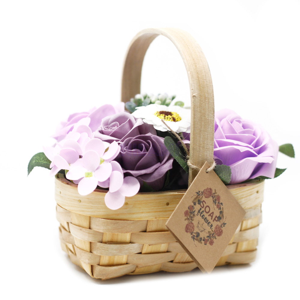 Ramo flores jabón en canasta de mimbre - lilas mediano