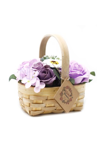 Ramo flores jabón en canasta de mimbre - lilas mediano