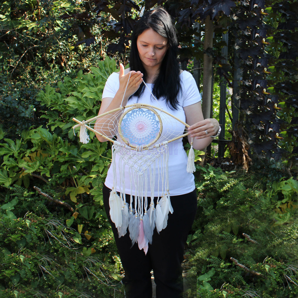 Protection dreamcatcher - Med Macrame Eye Blue/ Whie/Pink