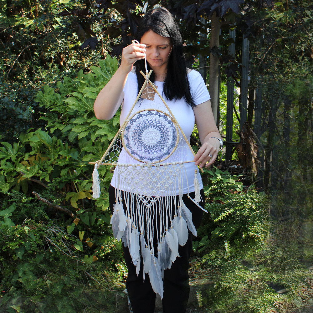 Atrapasueños Protección - Lrg Macramé Piramide Blanco / Gris