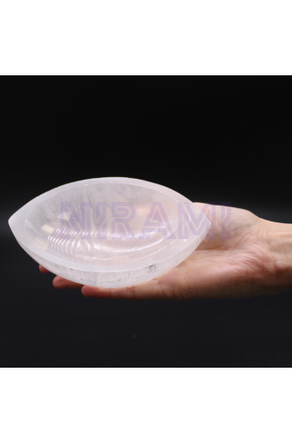 Cuenco con forma de ojo de Selenita - 15cm