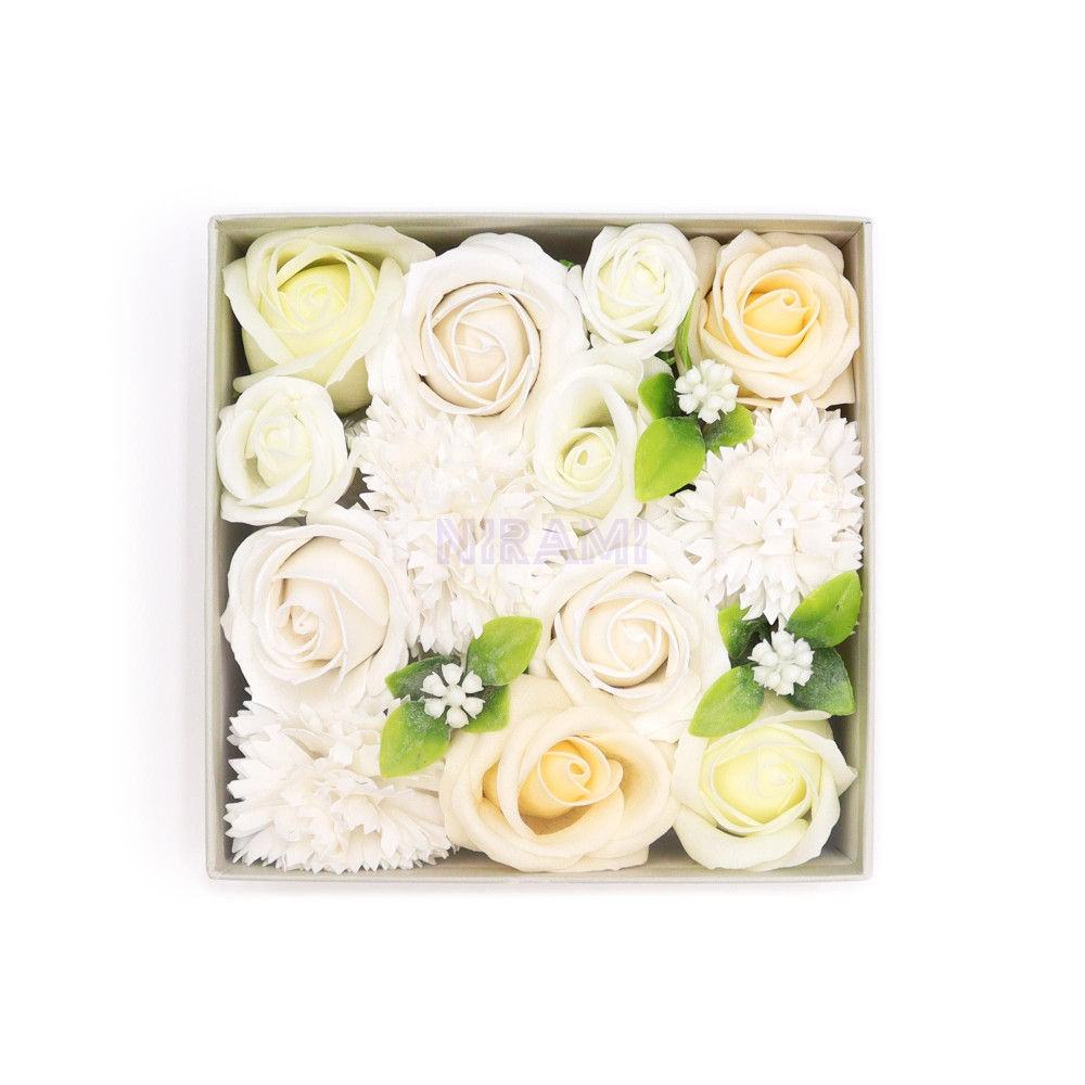 Bendiciones Boda Blanco y Marfil Caja Regalo Cuadrada Flores Jabón