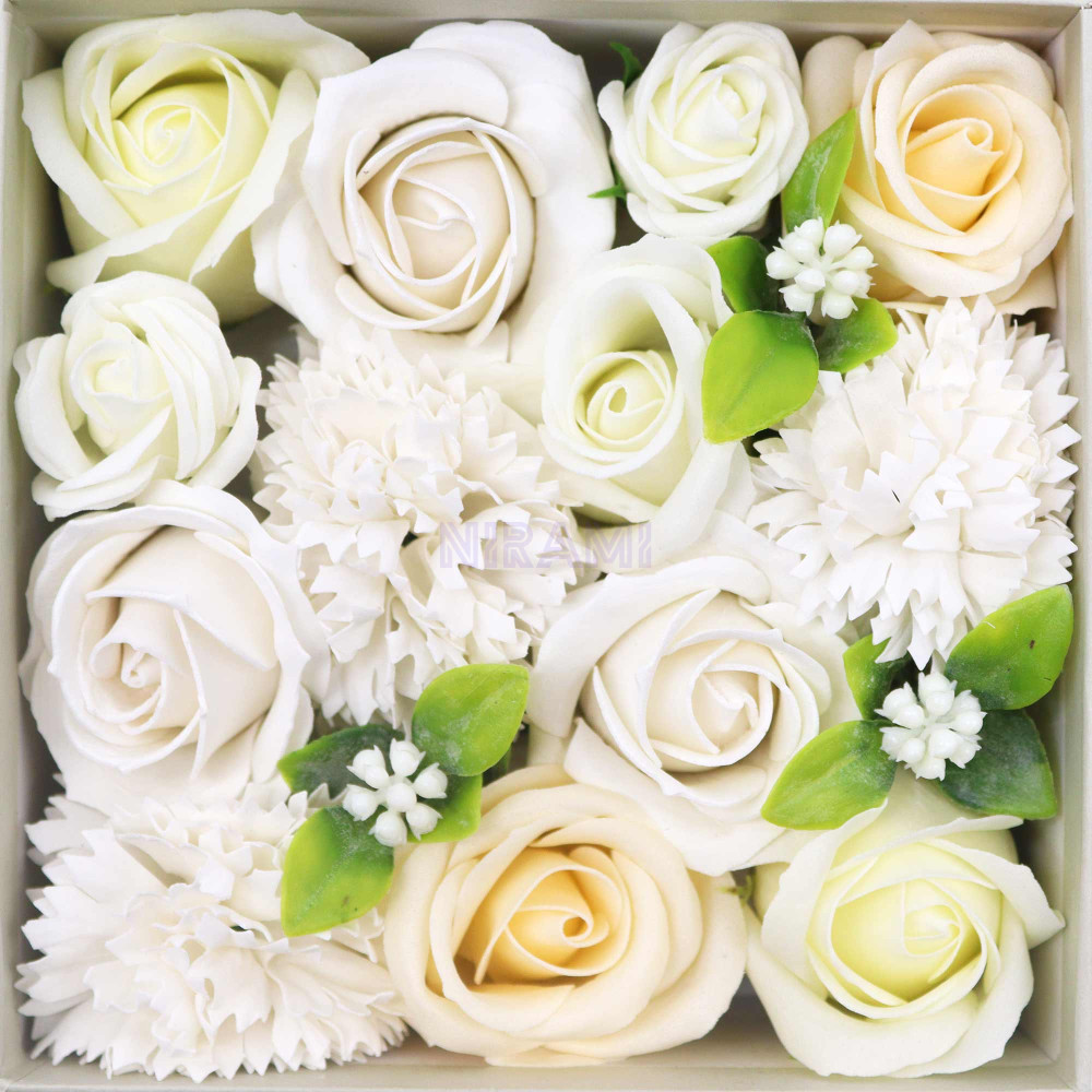 Bendiciones Boda Blanco y Marfil Caja Regalo Cuadrada Flores Jabón