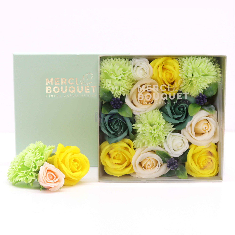 Celebraciones de Primavera - Amarillo y Verdes Caja Regalo Cuadrada Flores Jabón