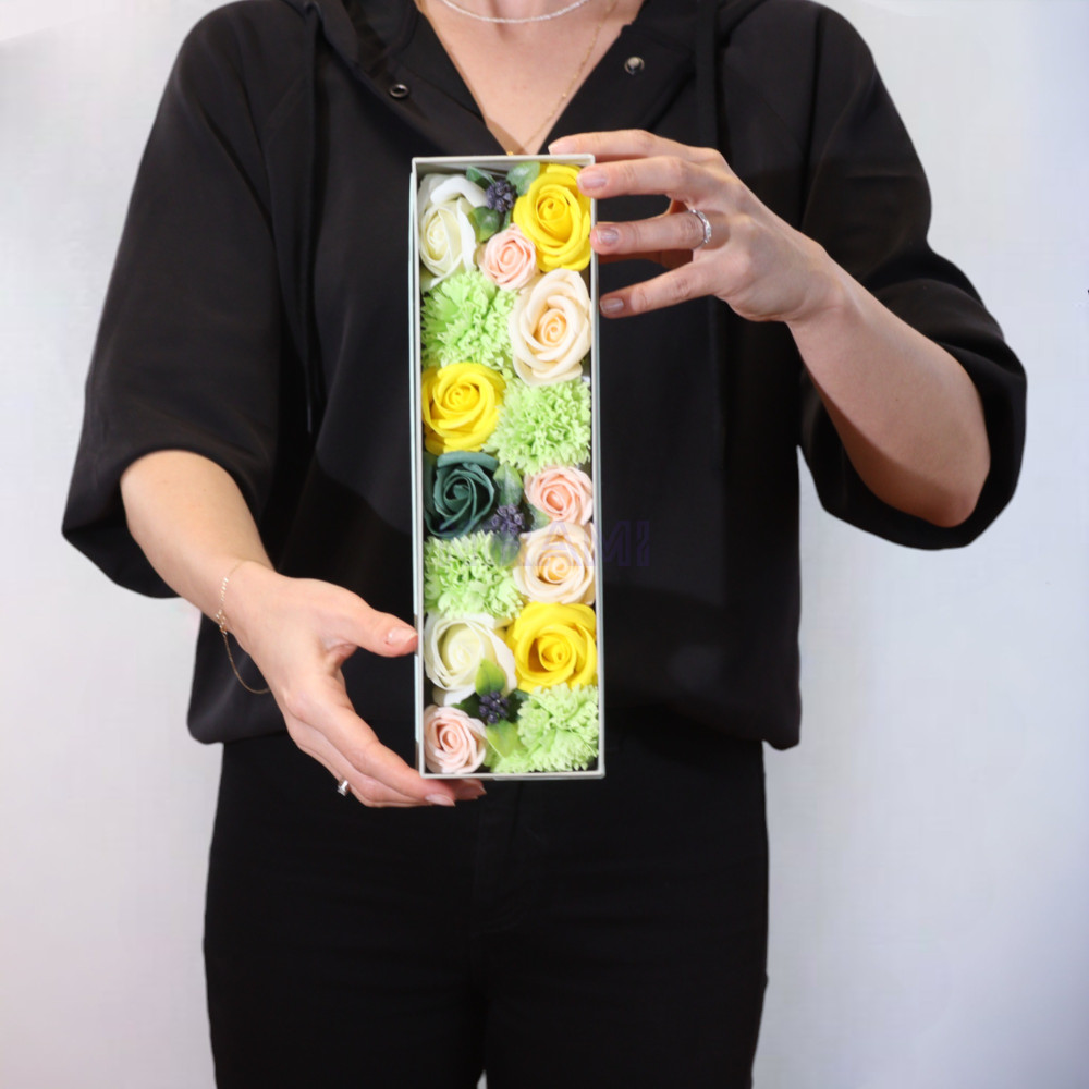 Celebraciones Primavera Amarillo y Verdes Caja Regalo Larga Flores de Jabón