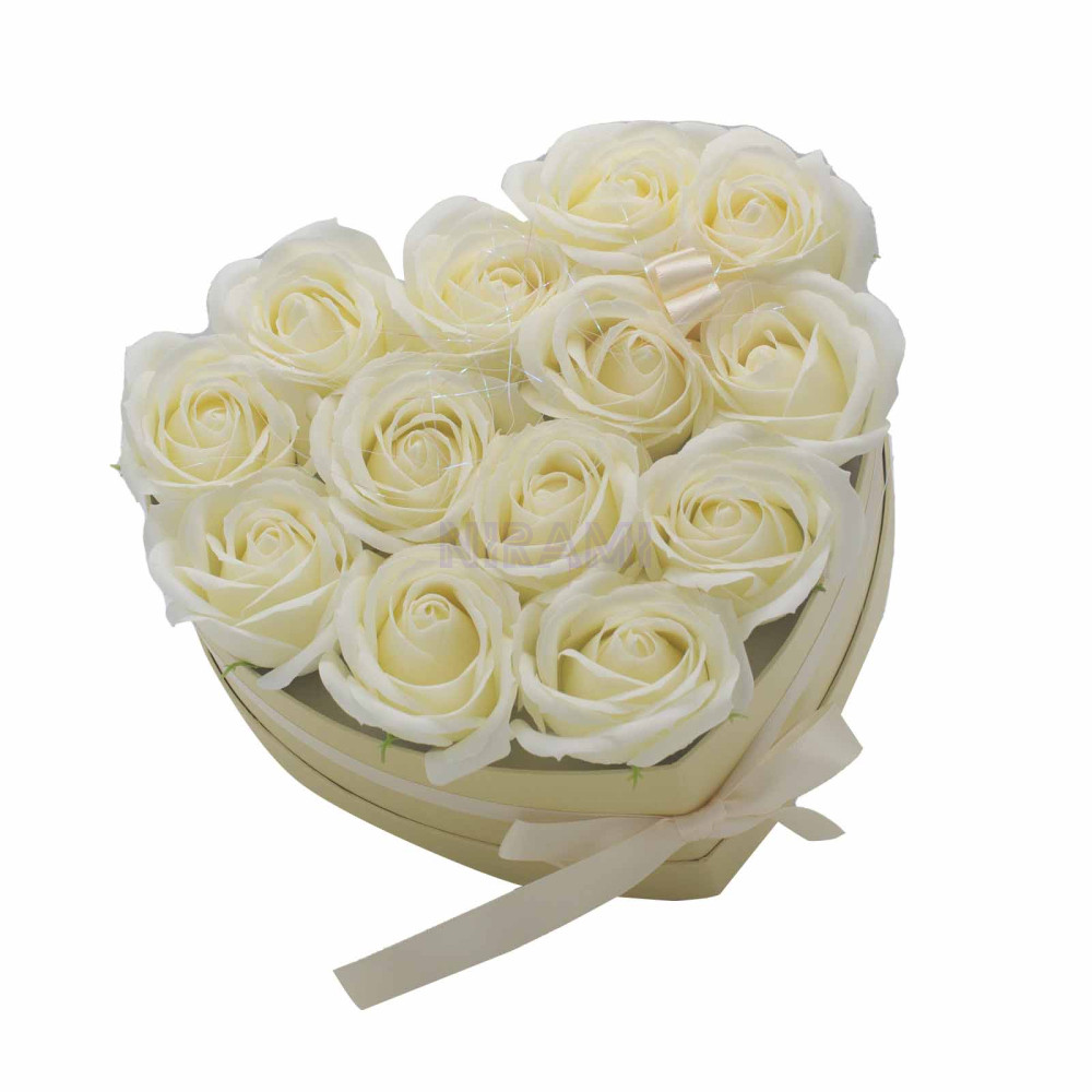 Caja de Regalo - Flor de Jabón 13 Rosas Crema - corazon