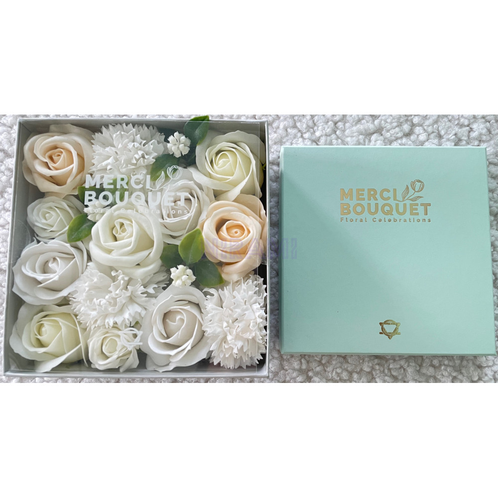 Bendiciones Boda Blanco y Marfil Caja Regalo Cuadrada Flores Jabón
