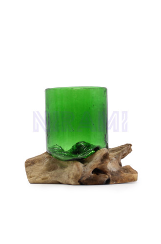 Botellas de cerveza recicladas -vidrio de cerveza en madera